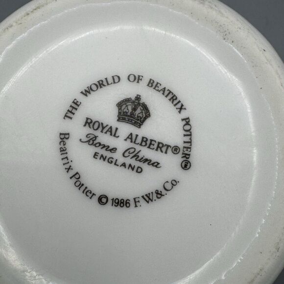 Beatrix Potter The Flopsy Bunnies Mug Cup Royal Albert English Bone China 1986 - Picture 8 of 8